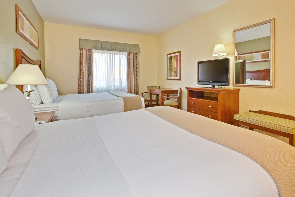 Holiday Inn Express Winfield - Teays Valley Hurricane Εξωτερικό φωτογραφία